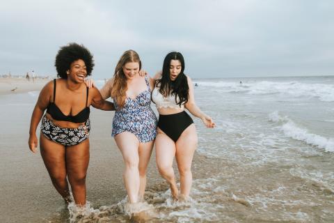 Vrouwen van verschillende kleuren en vormen 