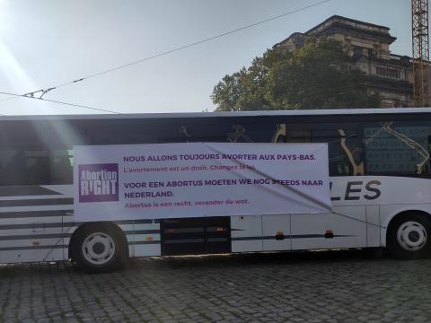 slogan bus actie verander de wet abortus