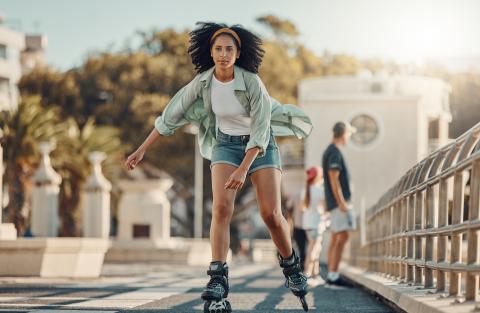 Girls make the city - rollerskatende vrouw